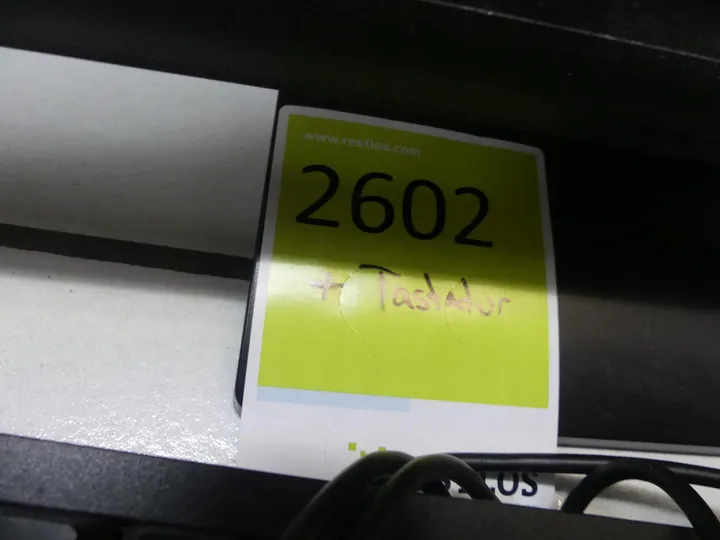 Monitor mit Tastatur